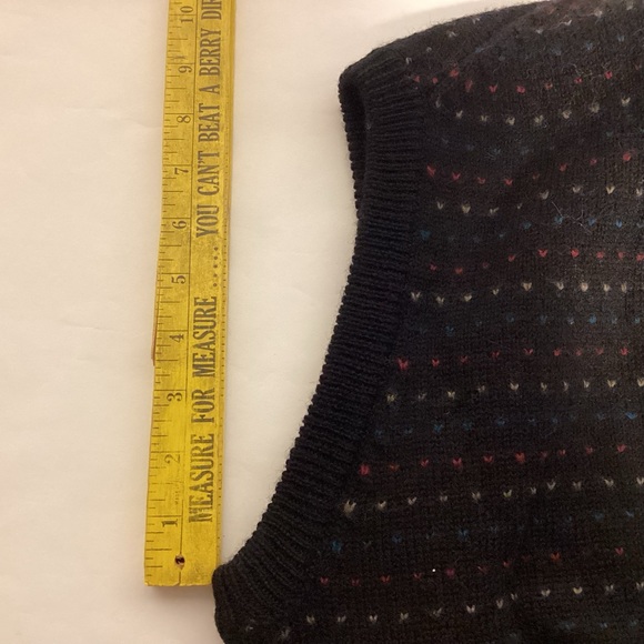 Vintage Worsted Wool Mens Sweater Vest size large made by Carriage Trade Macau - Picture 7 of 8